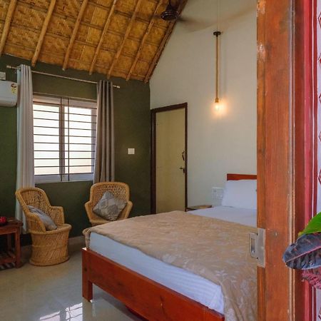 The Hideout Cottage And Restaurant Hampi Bagian luar foto