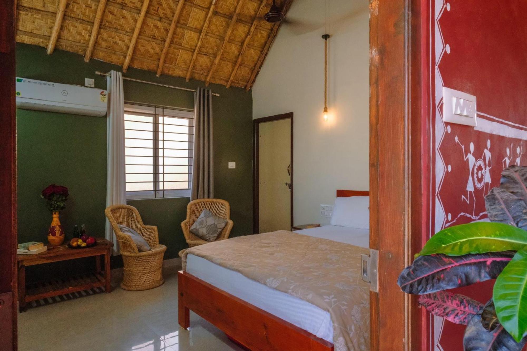 The Hideout Cottage And Restaurant Hampi Bagian luar foto