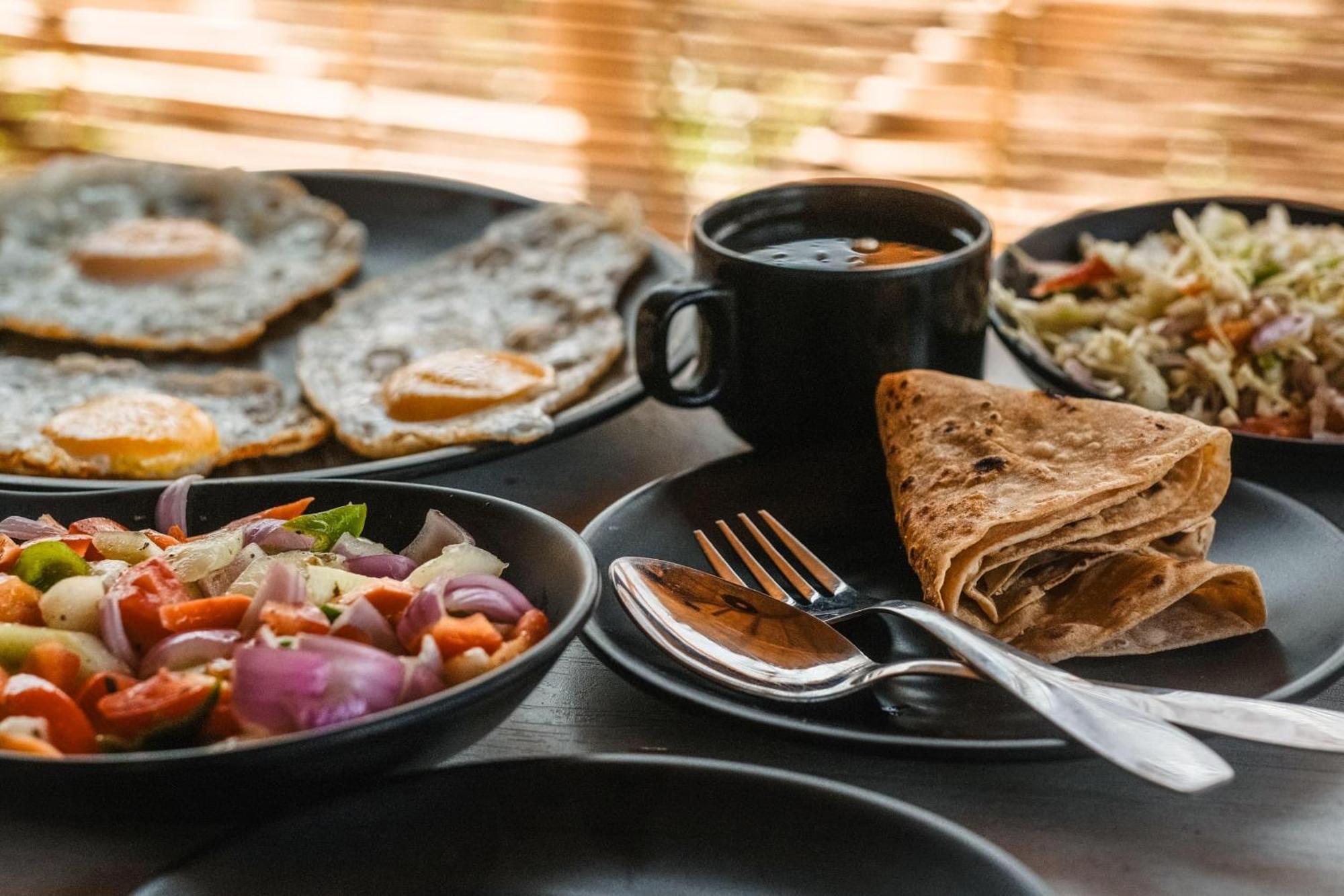 The Hideout Cottage And Restaurant Hampi Bagian luar foto