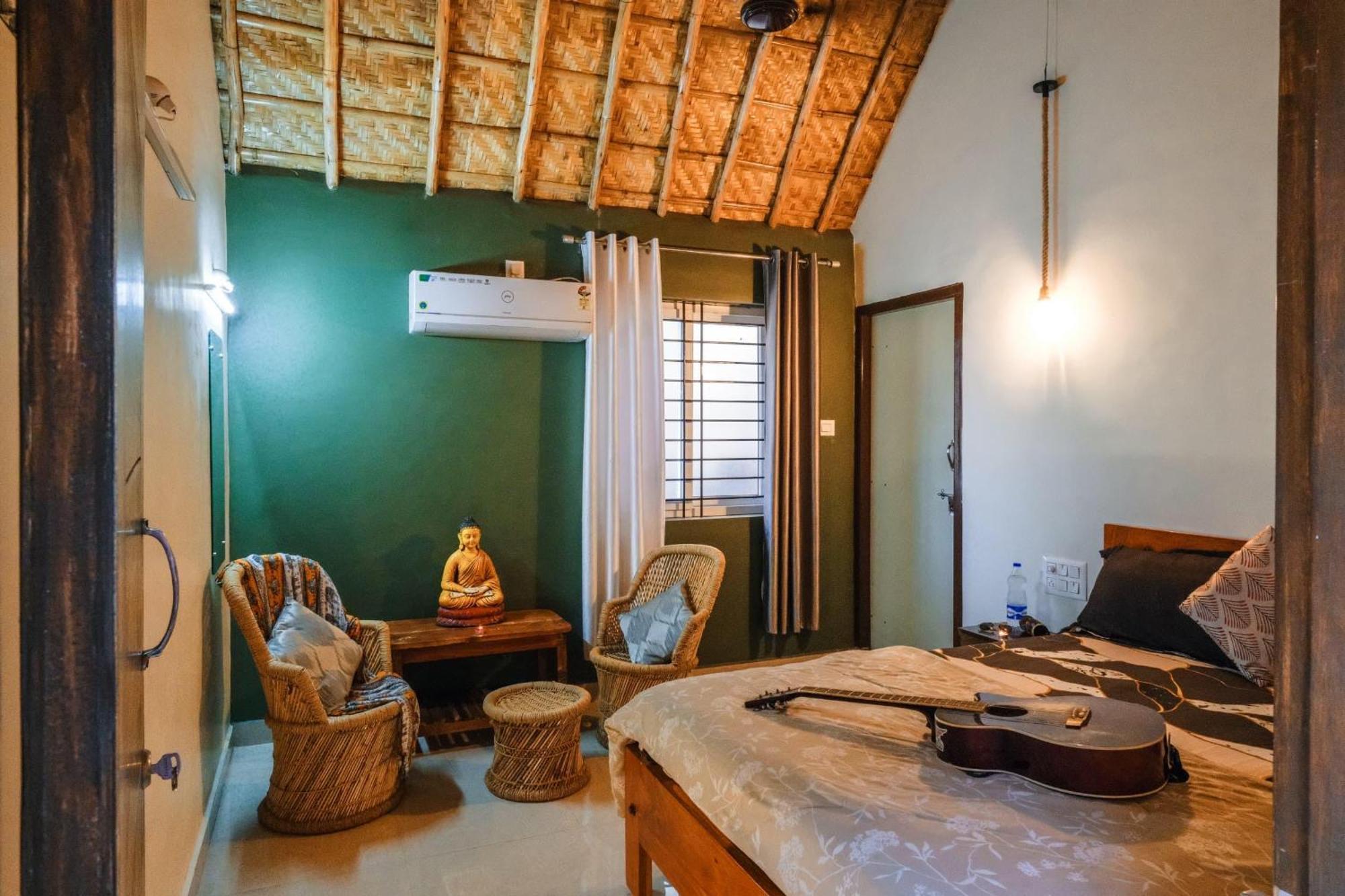 The Hideout Cottage And Restaurant Hampi Bagian luar foto