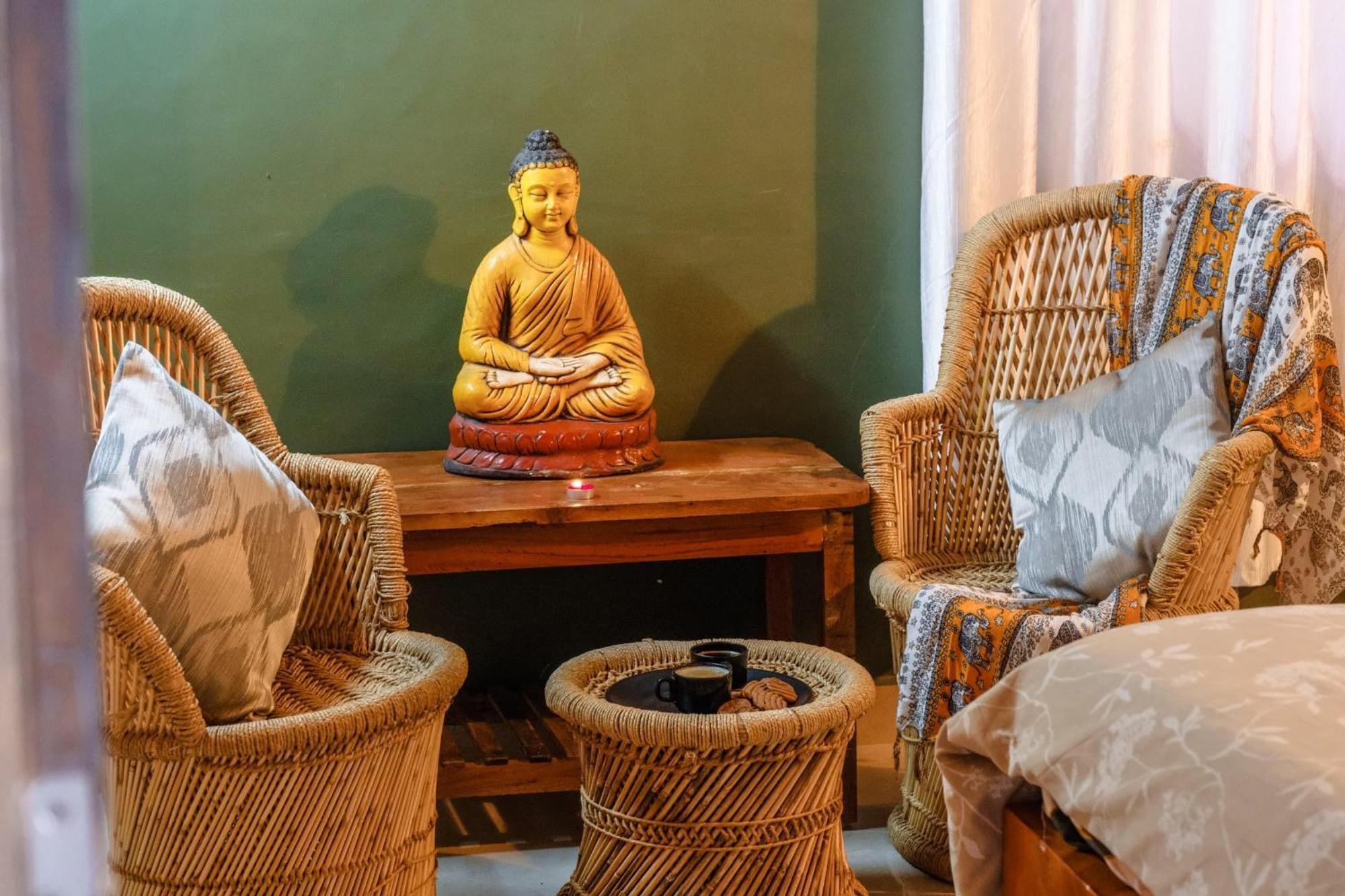 The Hideout Cottage And Restaurant Hampi Bagian luar foto