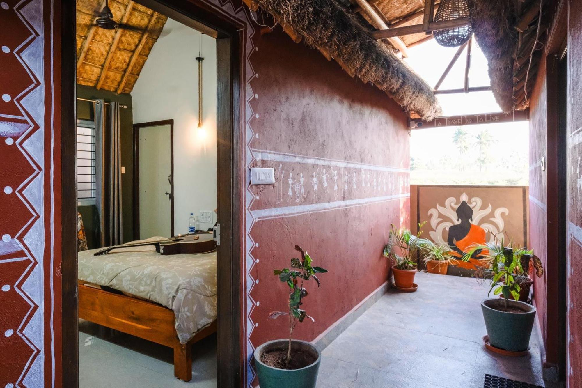 The Hideout Cottage And Restaurant Hampi Bagian luar foto