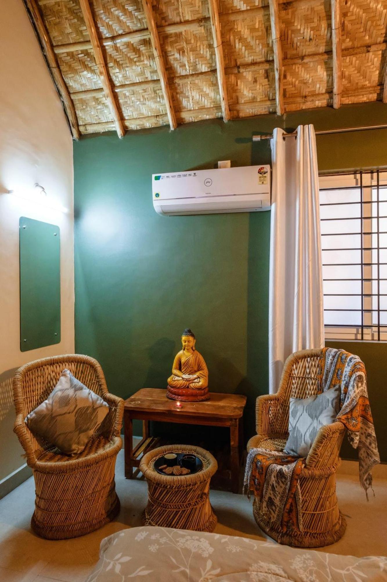 The Hideout Cottage And Restaurant Hampi Bagian luar foto
