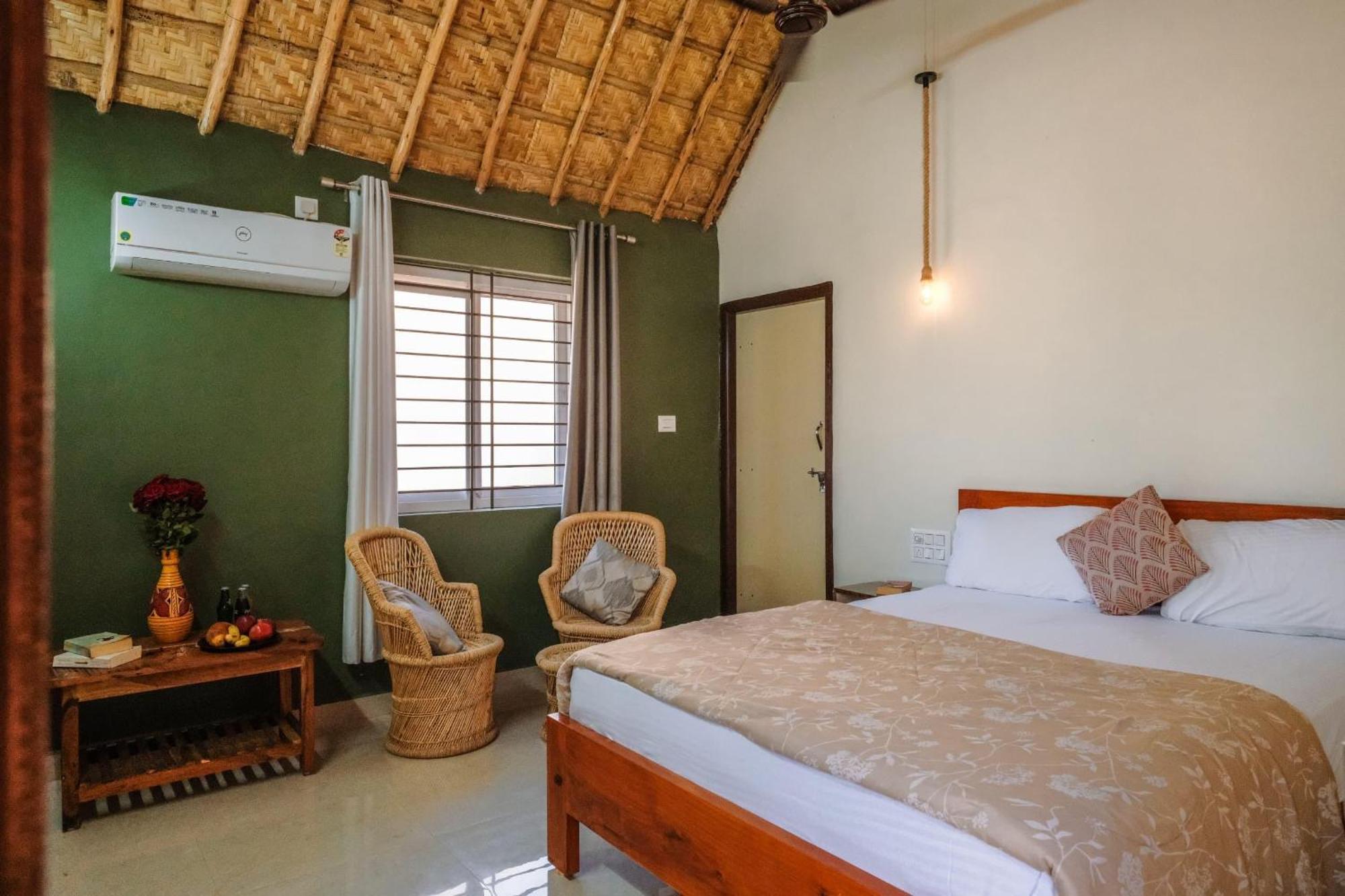 The Hideout Cottage And Restaurant Hampi Bagian luar foto