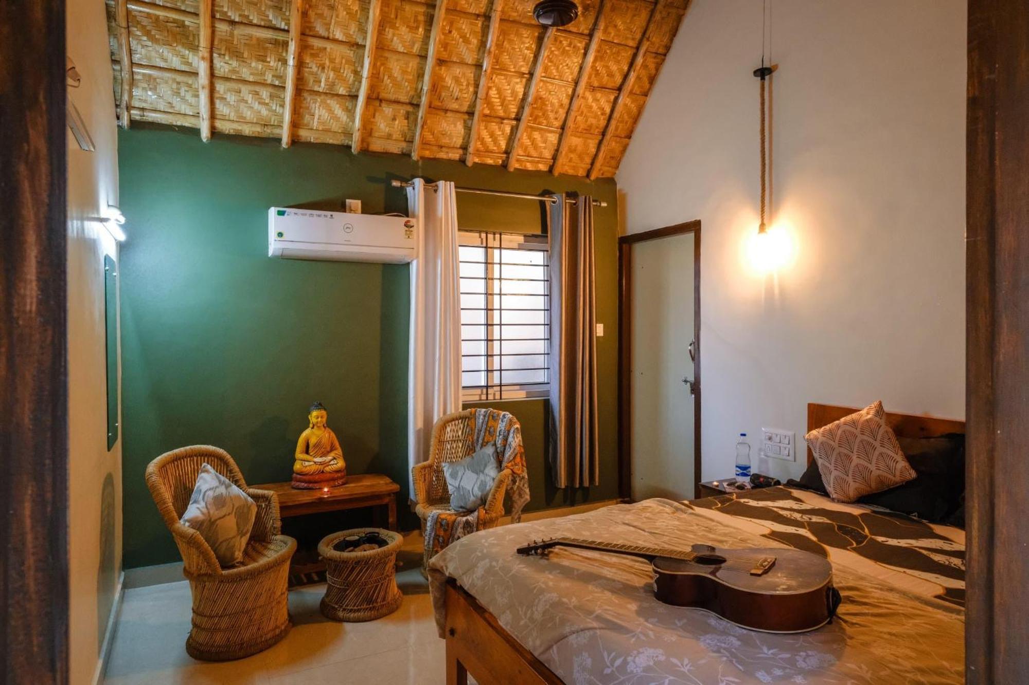 The Hideout Cottage And Restaurant Hampi Bagian luar foto