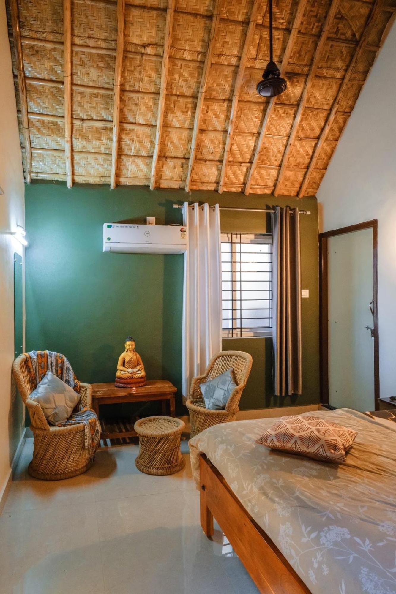 The Hideout Cottage And Restaurant Hampi Bagian luar foto
