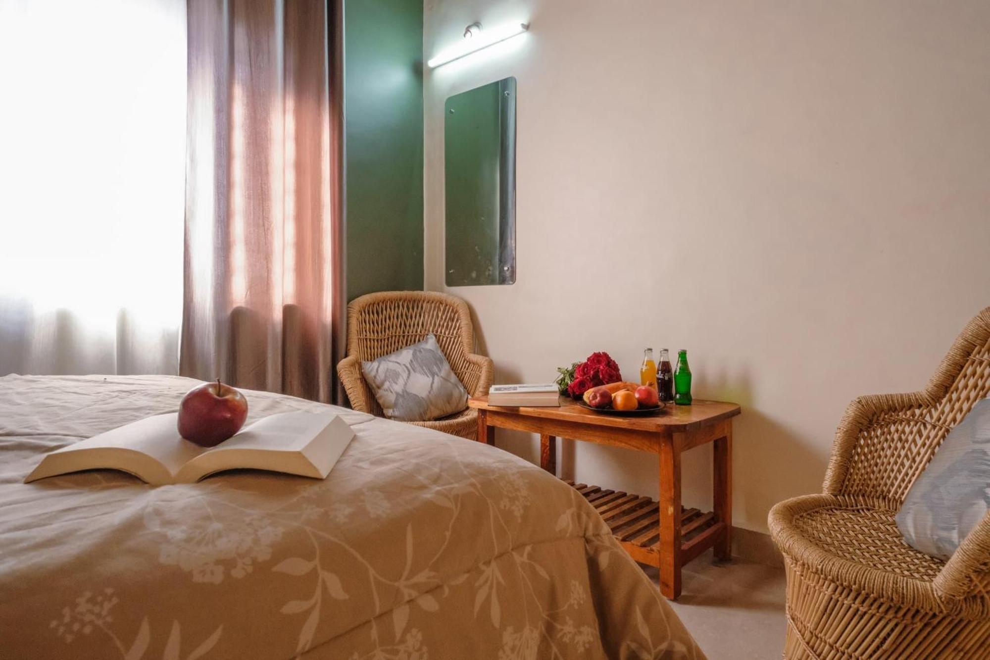 The Hideout Cottage And Restaurant Hampi Bagian luar foto