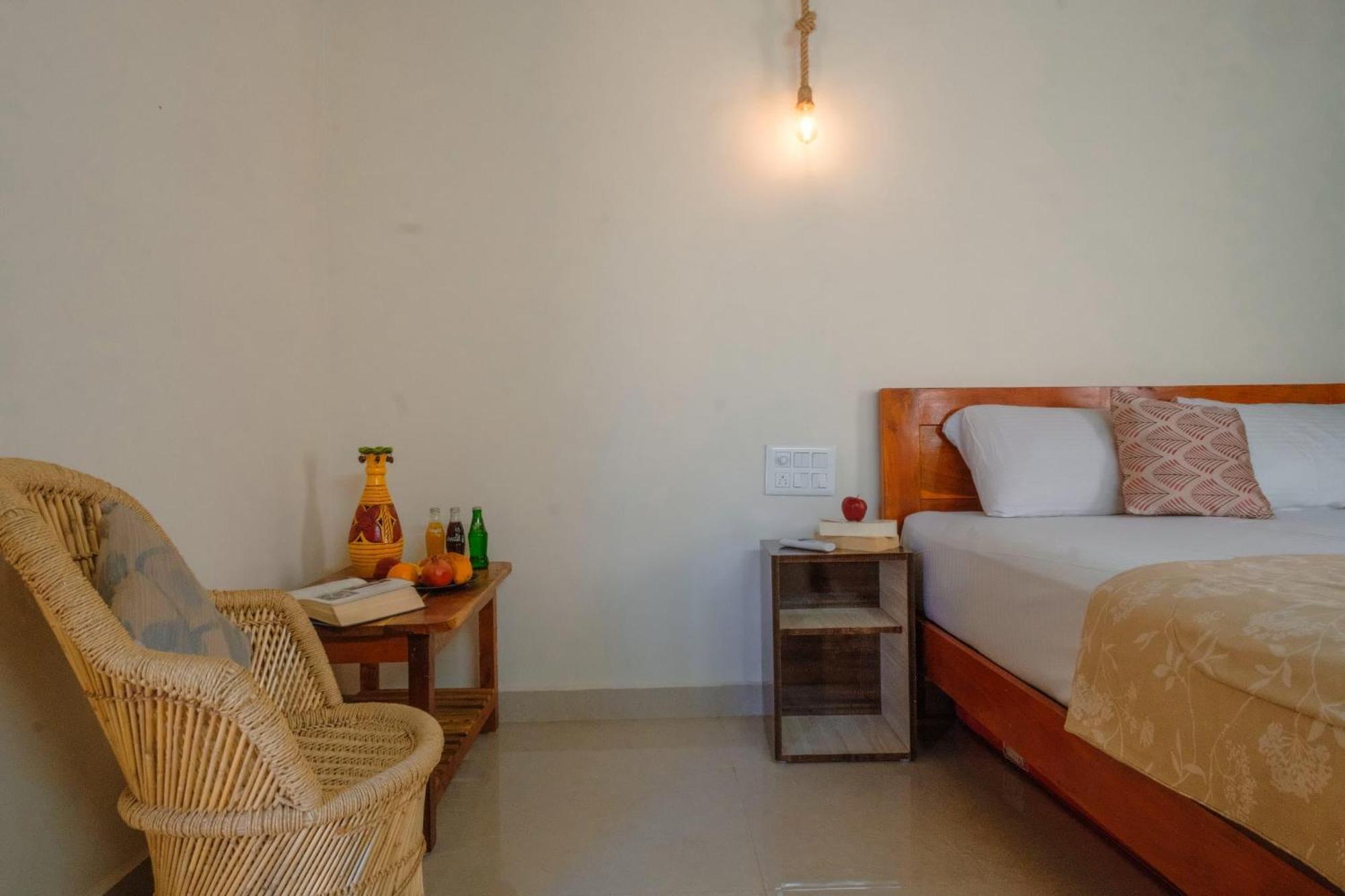 The Hideout Cottage And Restaurant Hampi Bagian luar foto