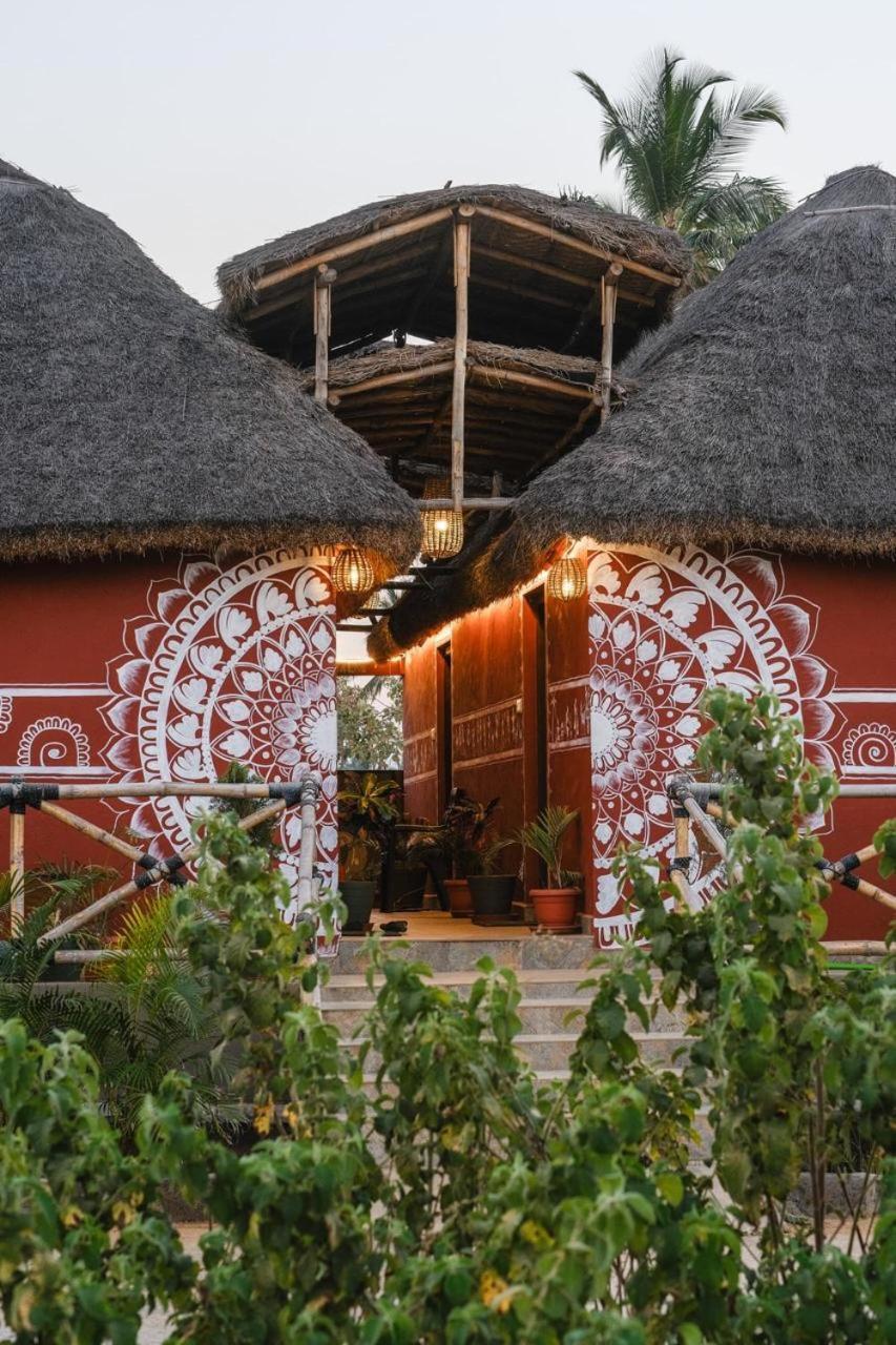 The Hideout Cottage And Restaurant Hampi Bagian luar foto
